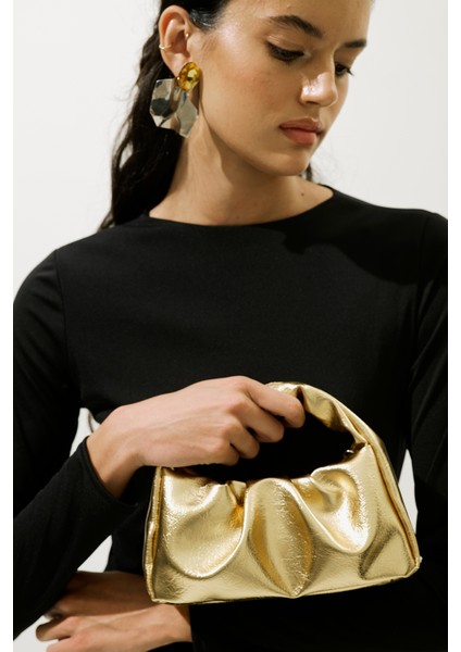 Metal Görünümlü El Çantası Gold