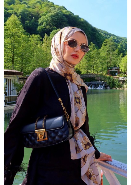 Siyah Oval Kapitone Desen Omuz Çantası