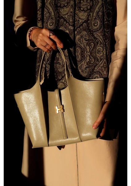 Yeşil Askı Kilit Detay El Çantası