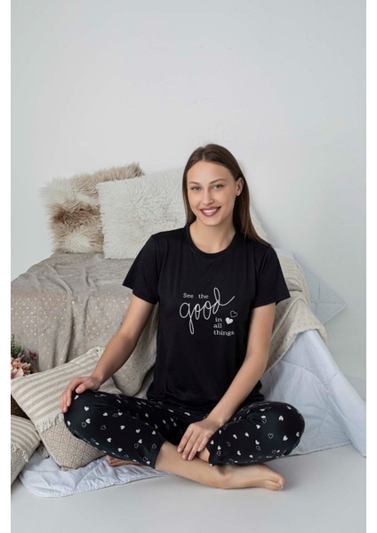 Kadın Desenli Bisiklet Yaka Düğmesiz Milan Yazlık Kısa Kol Pijama Takımı