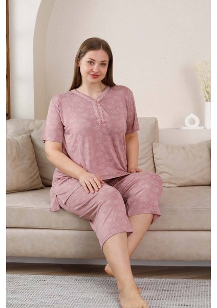 Kadın Gül Kurusu V Yaka Dantel Detay Viskon 3 Düğmeli Kısa Kol Yazlık Büyük Beden Kapri Pijama modelleri