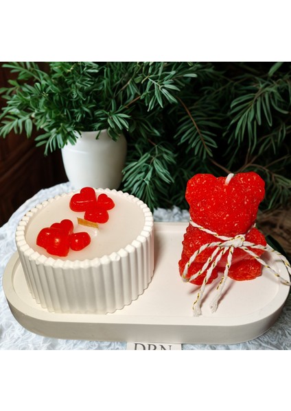 Oval Tabakta,2'li Set, Çikolata Kokulu Mum ve Kırmızı Ayıcıklı Mum