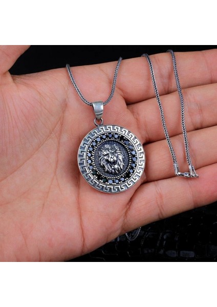 Aslan Motifli Siyah Zirkon Taşlı Beyaz Zirkon Taşlı 925 Ayar Gümüş Erkek Kolye
