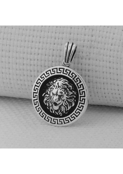 Yuvarlak Aslan Figürlü Kral Zincirli 925 Ayar Gümüş Erkek Kolye Ucu