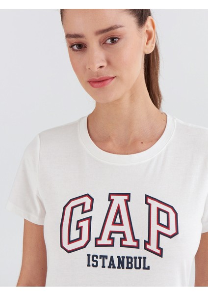 Kadın Beyaz Gap Logo T-Shirt fırsatları