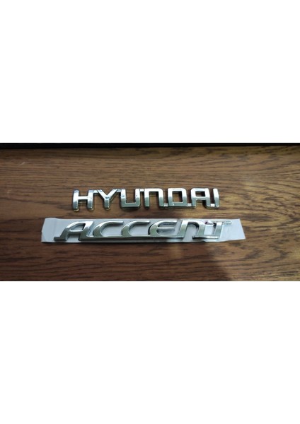 Hyundai 2010 Accent Era Kasa Yazı Arka Bagaj Yazısı Birleşik Accent Yazı Bagaj Yazısı