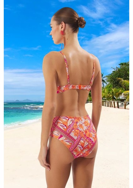 Tasarım Bikini Takımı Yaz Koleksiyonu Uv Korumalı Yüksek Konfor Klora Dayanıklı Ergonomik Kesim modelleri