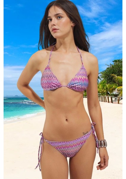 Üçgen Tasarım Bikini Takımı Yaz Koleksiyonu Özel Esnek Kumaş Uv Korumalı