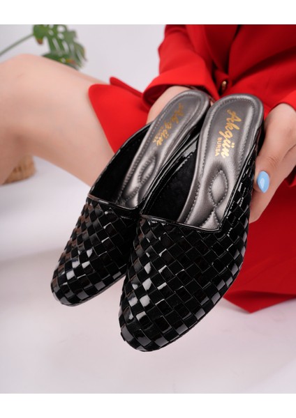 Kadın Siyah Örme Şık Ev Terliği