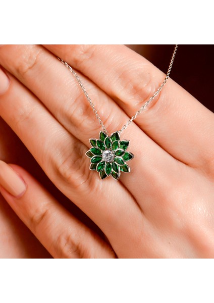 Swarovski Zirconia Cennet Çiçeği Zümrüt Kadın Kolye | 925K Gerçek Gümüş