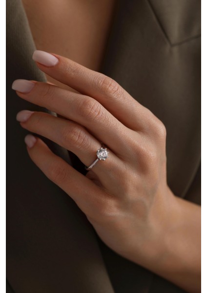 14 Ayar Beyaz Lotus Taşlı Altın Yüzük