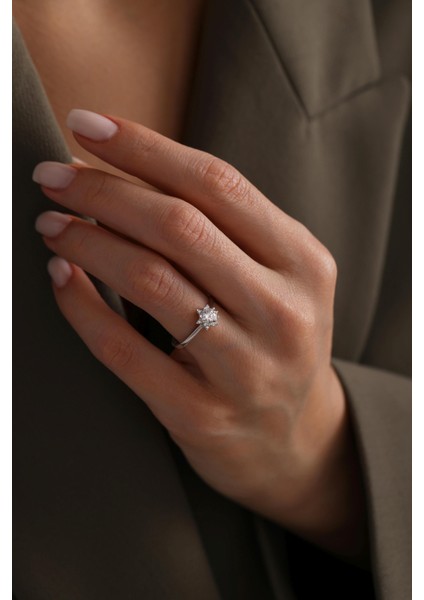 14 Ayar Beyaz Lotus Taşlı Altın Yüzük