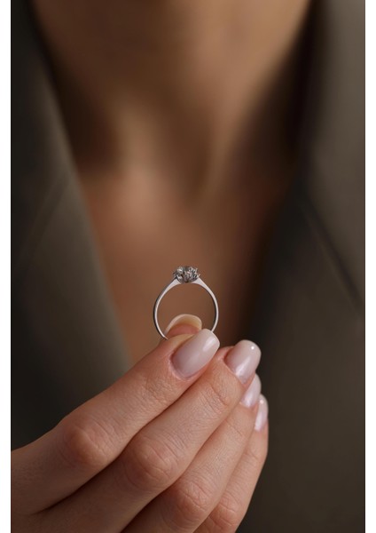 14 Ayar Beyaz Lotus Taşlı Altın Yüzük modelleri