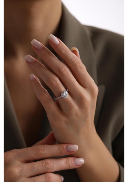 14 Ayar Beyaz Kalp Baget Taşlı Altın Yüzük fiyatları