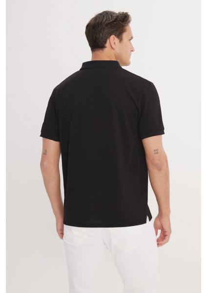AC&Co / Altınyıldız Classics Erkek Çekmeyen Pamuklu Kumaş Regular Fit Rahat Kesim Koyu Siyah Kıvrılmaz Polo Yaka Cepli Tişört