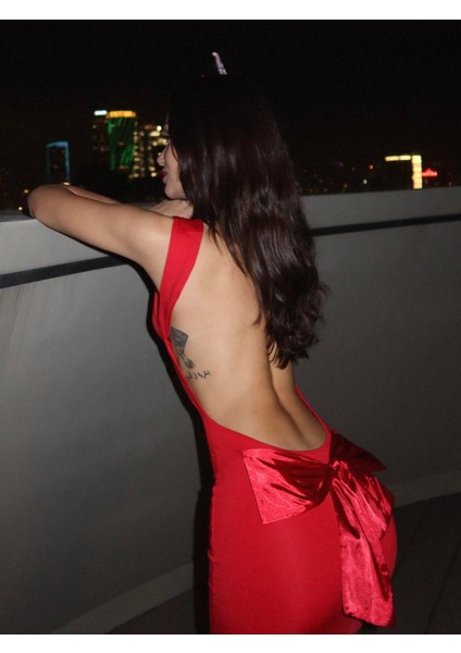 Sırt Dekolteli Kurdele Detaylı Uzun Elbise indirimleri