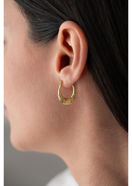 925 Ayar Gümüş Gold Rengi Yatay Çizgili U Şekil Tasarım Şarnel Küpe modelleri