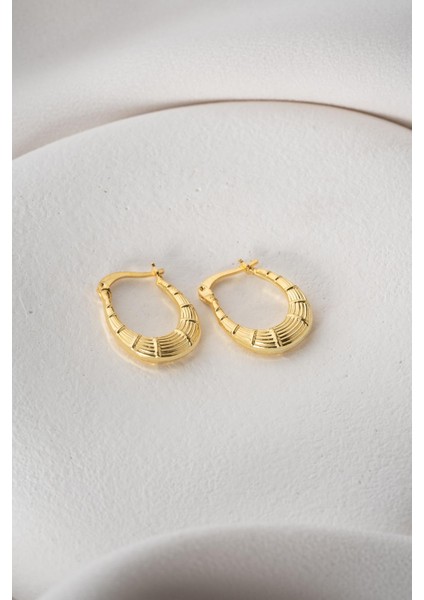 925 Ayar Gümüş Gold Rengi Yatay Çizgili U Şekil Tasarım Şarnel Küpe fırsatları