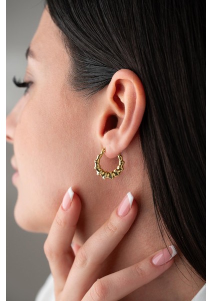 925 Ayar Gümüş Gold Rengi Parçalı Çizgili Şarnel Küpe modelleri