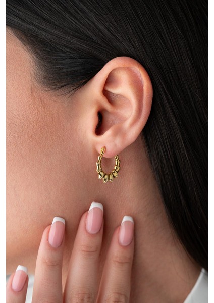 925 Ayar Gümüş Gold Rengi Parçalı Çizgili Şarnel Küpe indirimleri