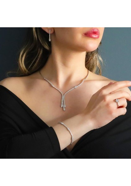 Baget Taşlı Sarkıt Modeli Gümüş Set
