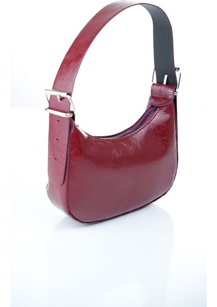 Kadın El ve Omuz Çantası Parlak Yüzey Yeni Sezon Şık Tasarım EN:20CM YÜKSEKLIK:24CM