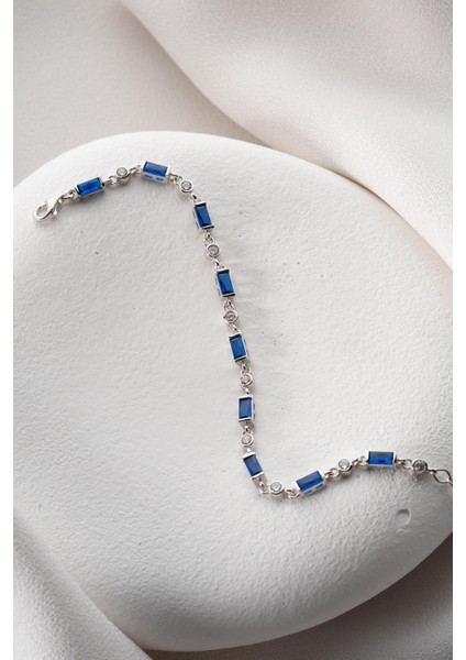 925 Ayar Gümüş Rodyumlu Sıralı Mavi Taşlı Baget Model Bileklik fiyatları