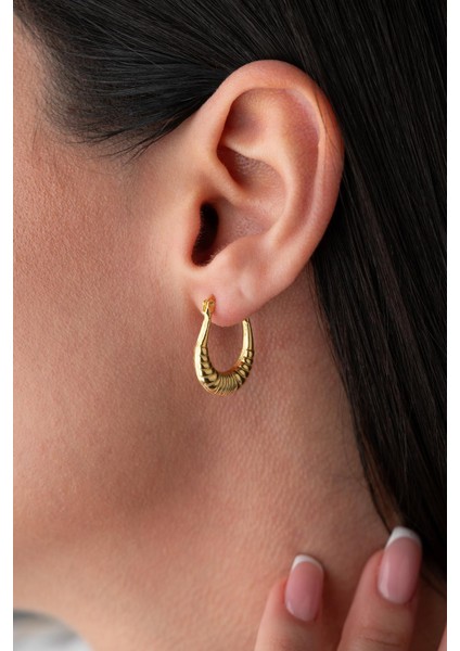 925 Ayar Gümüş Gold Rengi Çizgili Oval Tasarım Şarnel Küpe modelleri