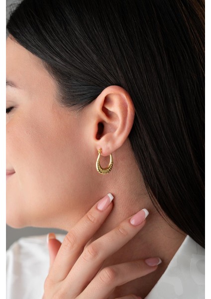 925 Ayar Gümüş Gold Rengi Çizgili Oval Tasarım Şarnel Küpe indirimleri