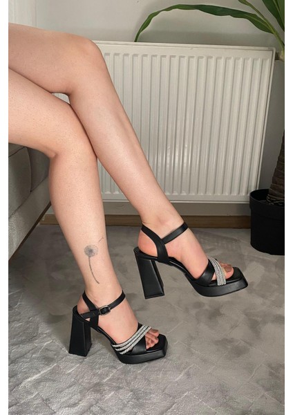 Kadın Ponti Siyah Çapraz Bantlı Taşlı 10 cm Platfom Topuklu Aykkabı indirimleri