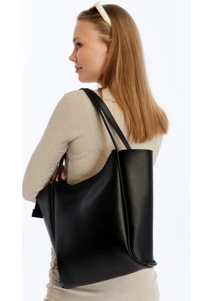 Premium Minimalist Siyah Kadın Tote Çanta – Modern ve Yapısal Omuz Çantası