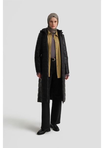 Kapişonlu Uzun Kapitone Mont 24KD7523 Siyah