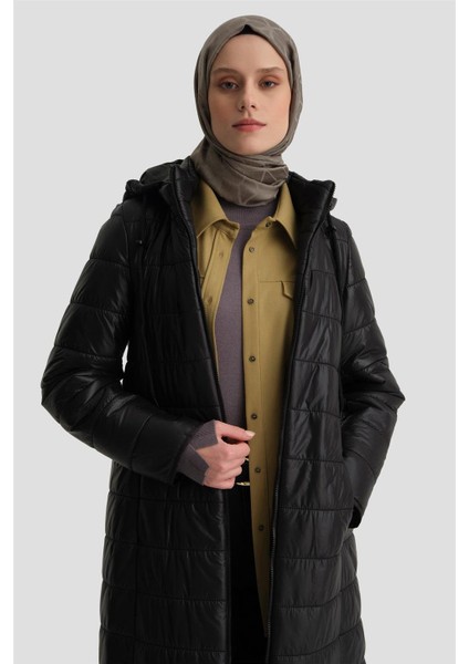 Kapişonlu Uzun Kapitone Mont 24KD7523 Siyah