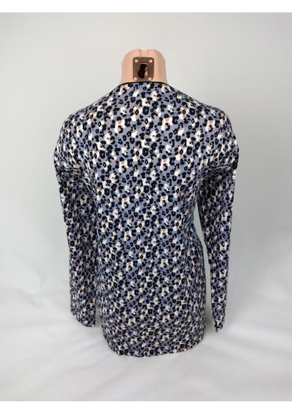 Kadın Siyah Gri Beyaz U Yaka Uzun Kollu Desenli Yırtmaçlı Dokuma Viskon Anne Penye Tişört modelleri