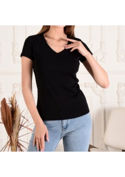 Siyah V Yaka Pamuklu T-Shirt