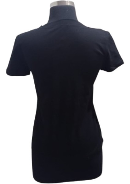 Siyah V Yaka Pamuklu T-Shirt fırsatları