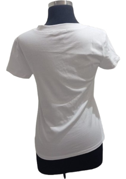 Beyaz V Yaka Pamuklu T-Shirt modelleri
