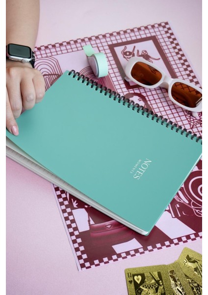 Sylcon Spiralli Defter.pp Kapak. 80 Gr. Ivory, 60 YAP.179X252 mm .düz.yeşil modelleri