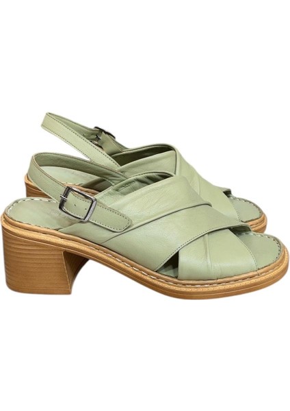 Yeşil Hakiki Deri Çapraz Bantlı Puf Taban Topuklu Sandalet
