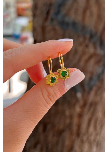 Gümüş Yeşil Taşlı Çiçek Model Çocuk Küpe fiyatları