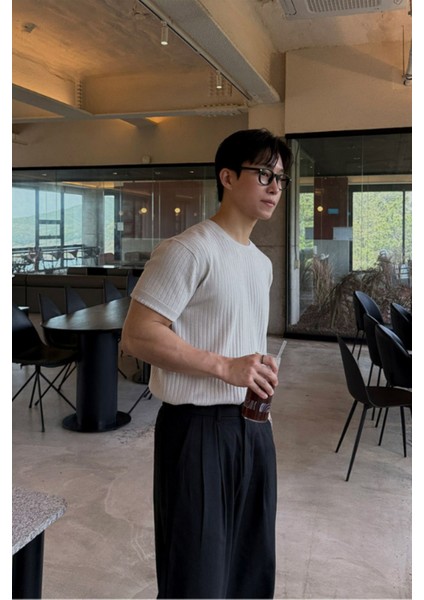 Erkek Beyaz Fitilli Slim Fit Bisiklet Yaka Triko T-Shirt indirimleri