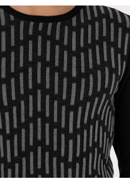 Erkek Siyah Slim Fit Bisiklet Yaka Triko Kazak 50234952-VR046