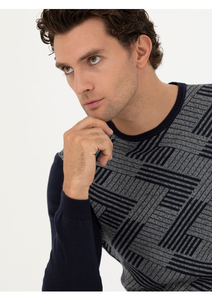 Erkek Lacivert Slim Fit Bisiklet Yaka Triko Kazak 50234953-VR033