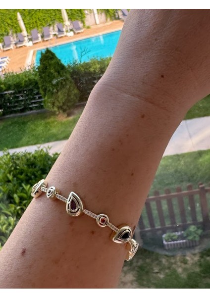 Melis G. Modeli Renkli Taşlı Bileklik modelleri