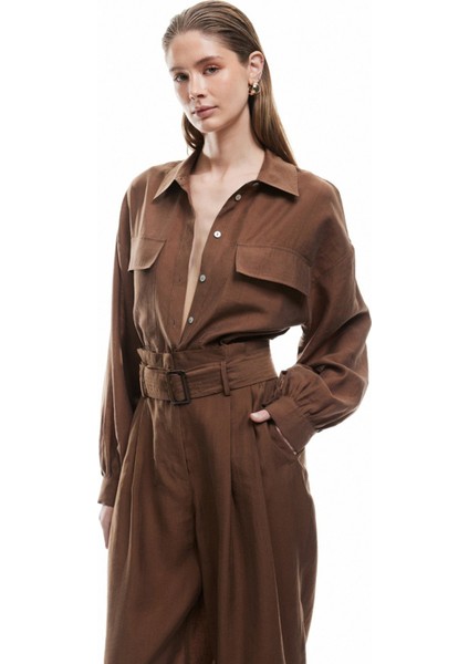 Kadın x Sima Tarkan - Kapaklı Cep Detaylı Modal Kumaş Uzun Kollu Klasik Yaka Gömlek 5SAK60082EW