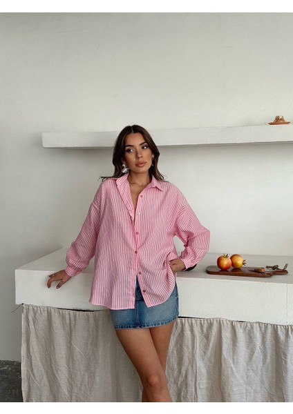 Kadın Oversize Çizgili Mavi Gömlek Rahat ve Şık Tasarım Pamuklu