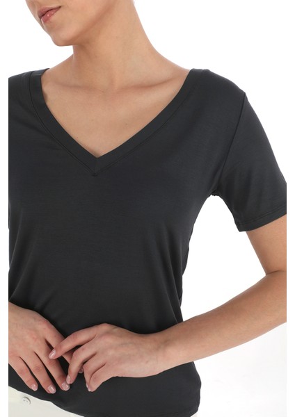 Viskon Dökümlü V Yaka Tişört-Füme fırsatları