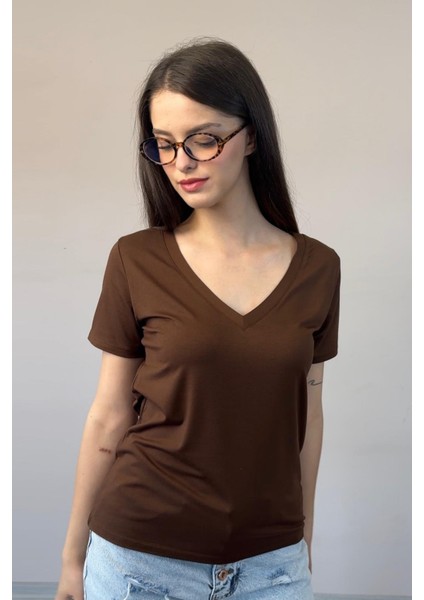 Viskon Dökümlü V Yaka Tişört-Kahverengi