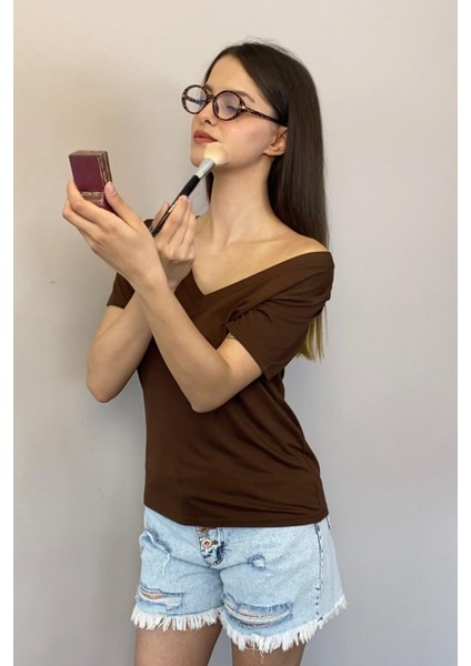 Viskon Dökümlü V Yaka Tişört-Kahverengi modelleri