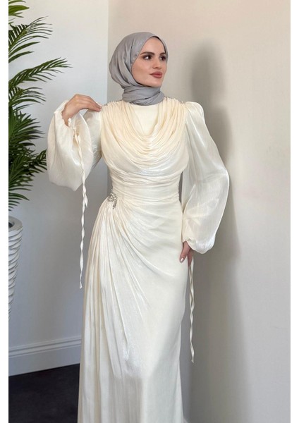 Jenika Omzu ve Beli Taşlı Abiye Ekru